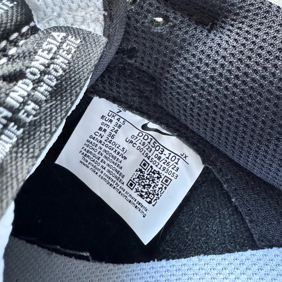 Women’s Nike Dunk Low Retro Shoes - Picture 6 of 6